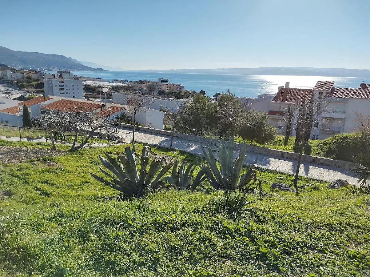 Top Apartment Sunny Day Split
