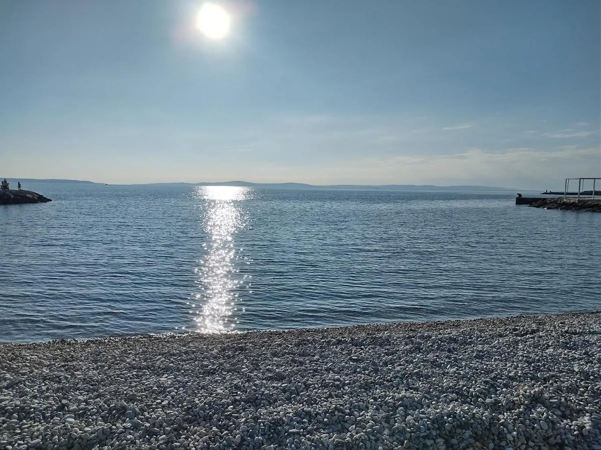 Top Apartment Sunny Day Split