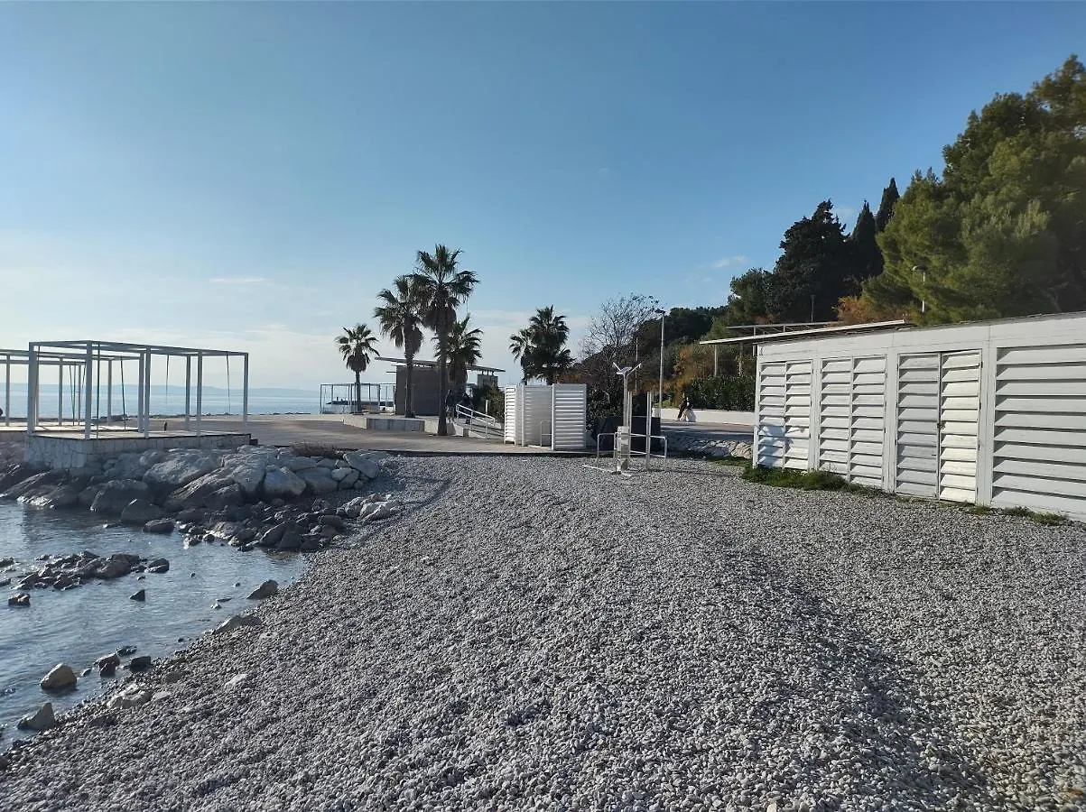 Top Apartment Sunny Day Split