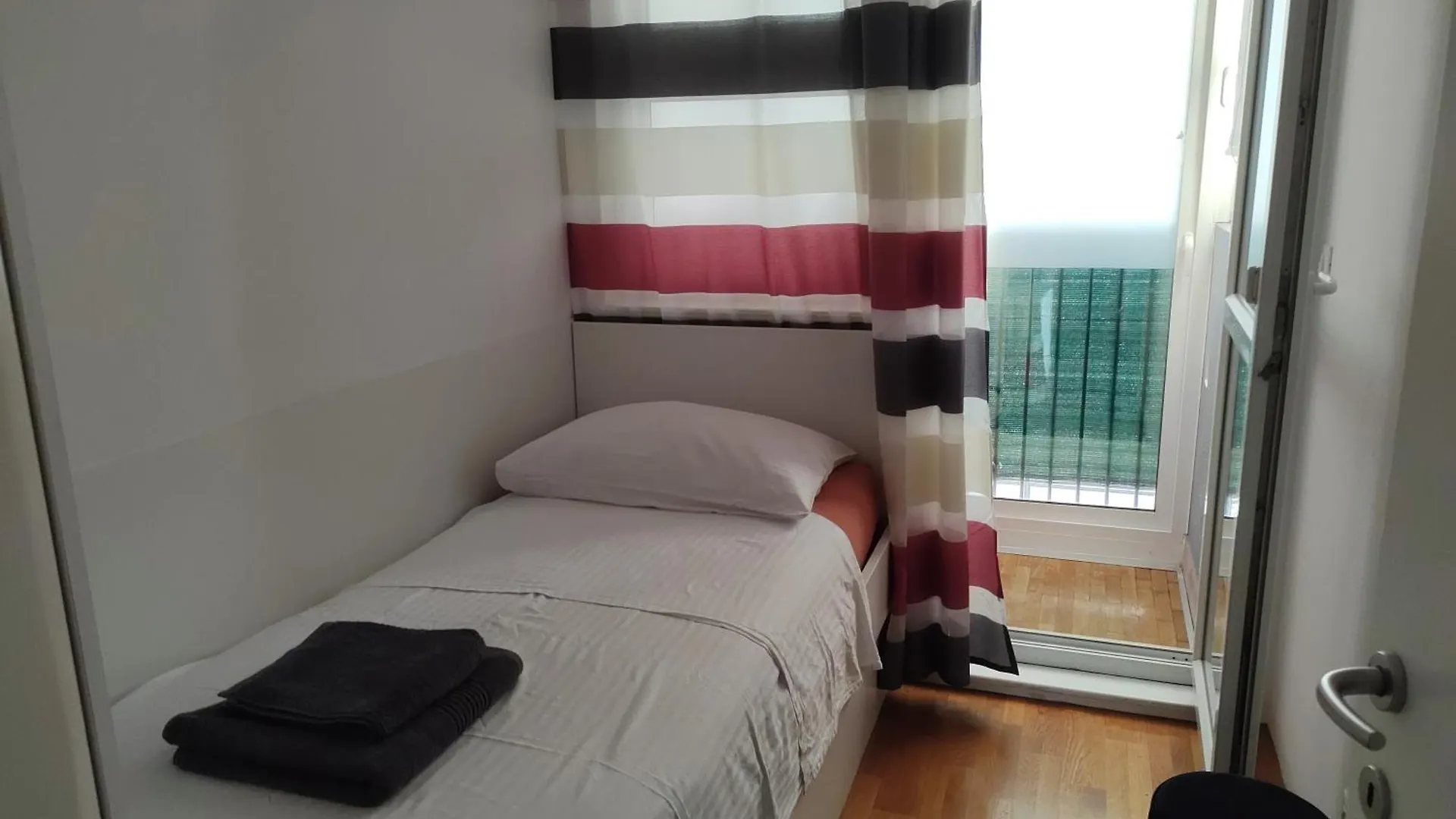 Top Apartment Sunny Day Split